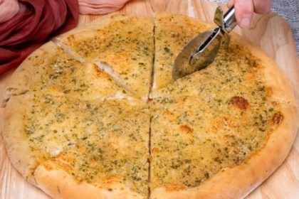 Garlic Bread Pizza